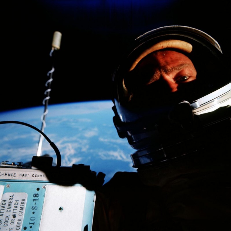 Le premier selfie dans l’espace