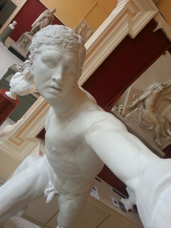 Des selfies de statues