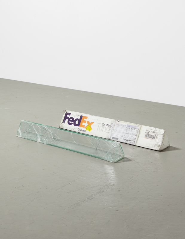 boite-verre-fedex-walead-beshty-04