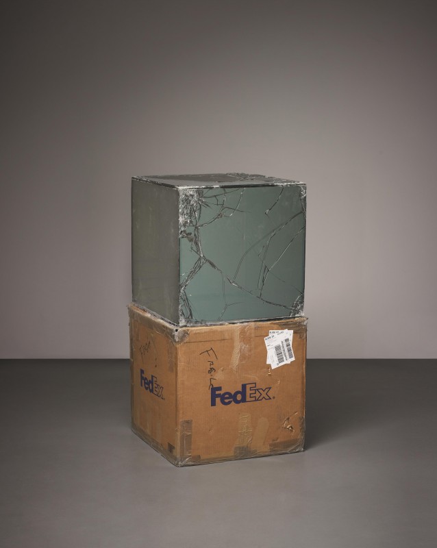 boite-verre-fedex-walead-beshty-06