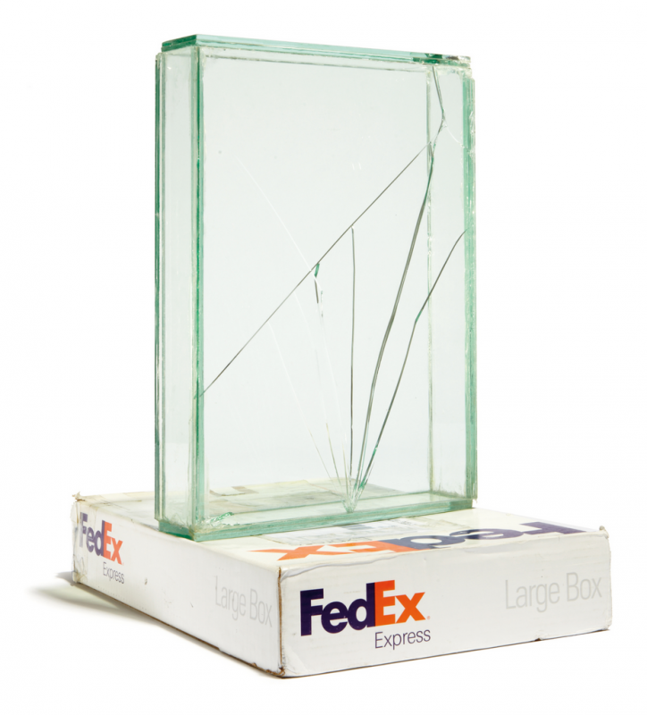 boite-verre-fedex-walead-beshty-07