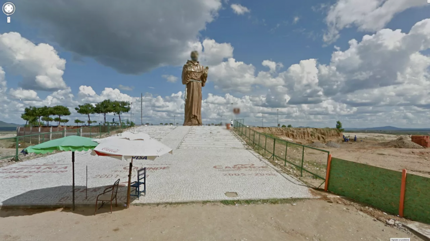 google-anonyme-statue-07