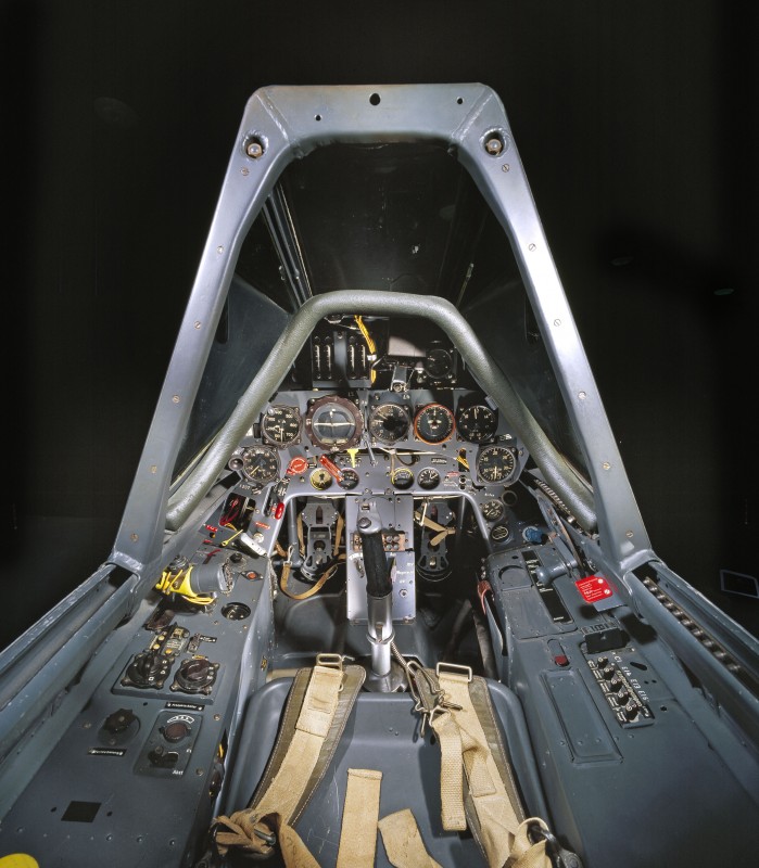 11-cockpit-avion-Focke-Wulf-Fw-190-F-8