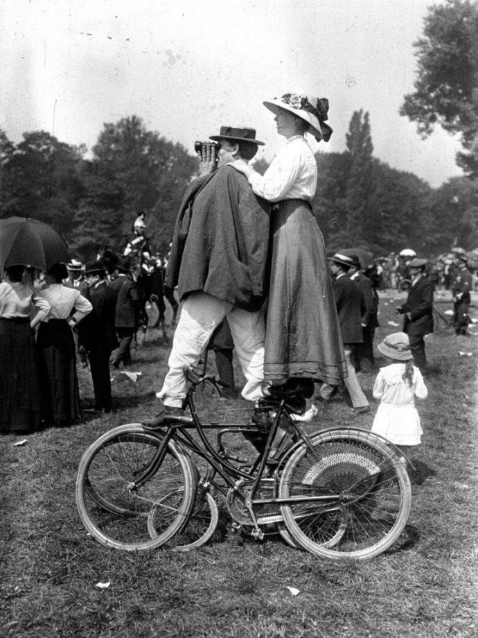 defile-longchamp-14juillet-velo