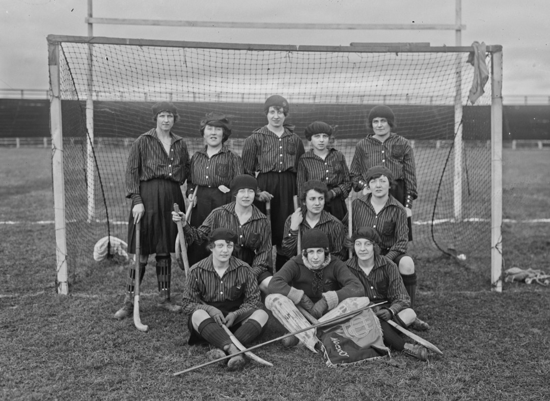 L&rsquo;équipe féminine de hockey sur gazon de Lyon – 1921
