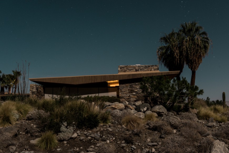 Les maisons modernes de Palm Springs au clair de lune