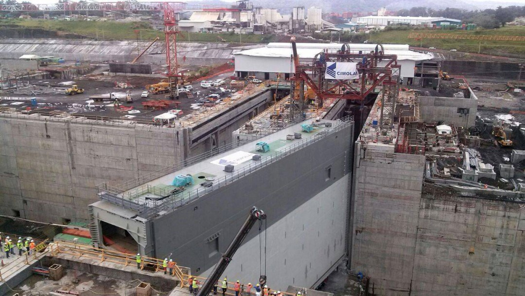 porte-canal-panama-02