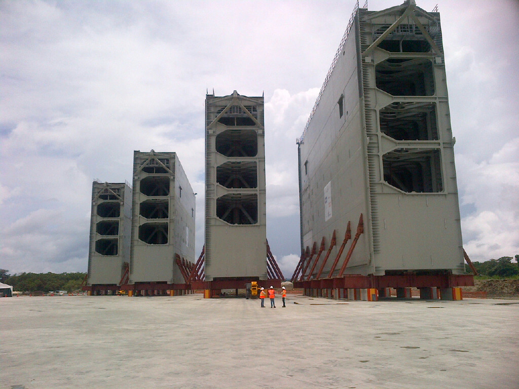 porte-canal-panama-03