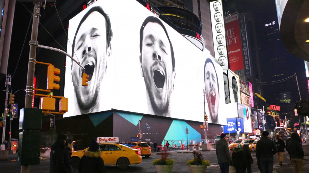 baillement-times-square-new-york-02