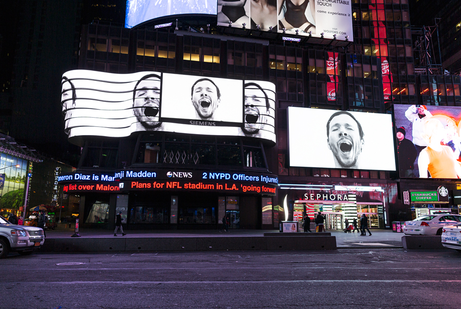 baillement-times-square-new-york-04