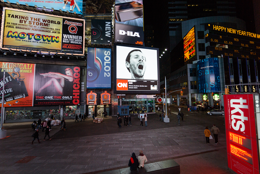 baillement-times-square-new-york-05