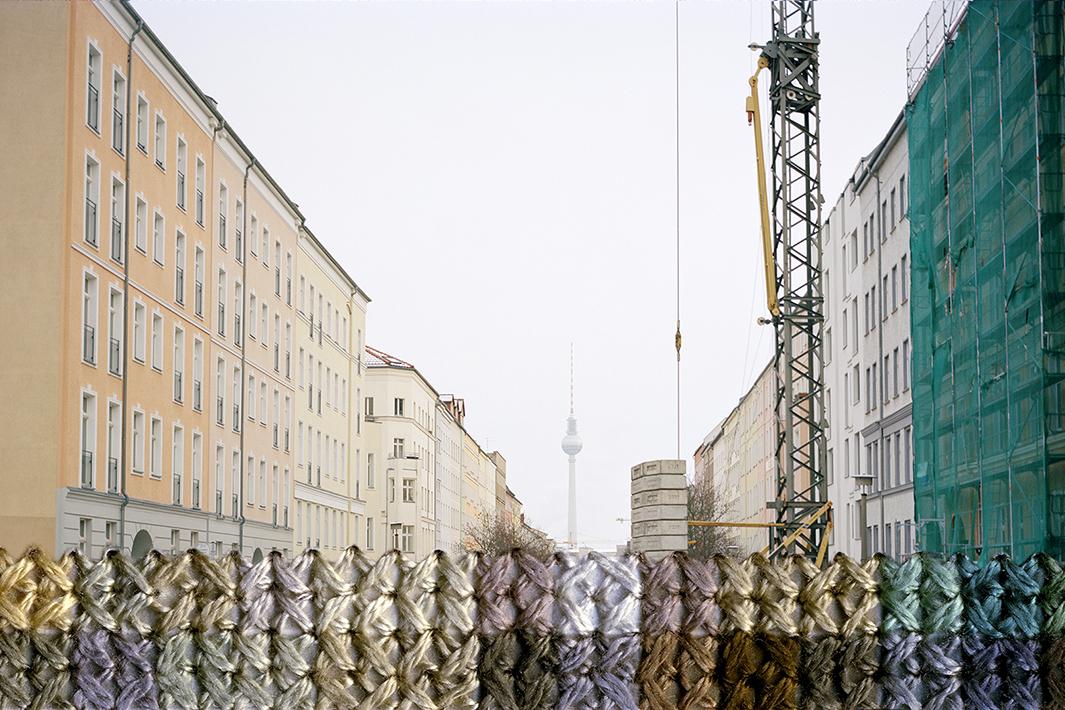 mur-berlin-brode-02
