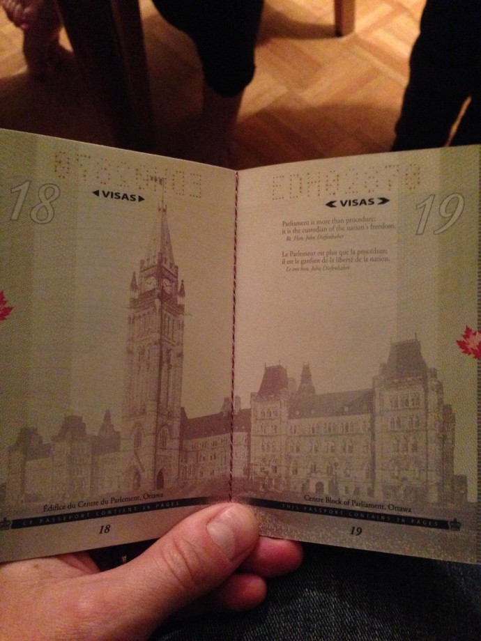 passeport-canada-uv-noire-lumiere-04