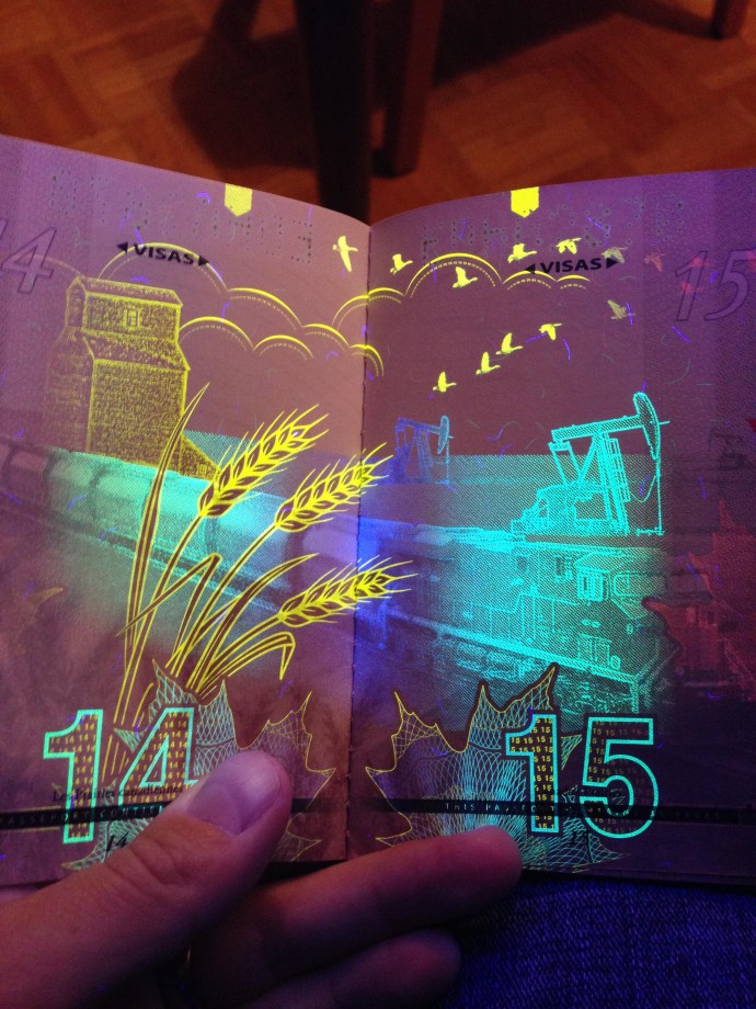 passeport-canada-uv-noire-lumiere-07