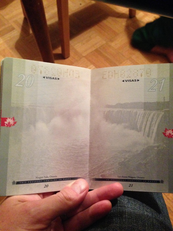 passeport-canada-uv-noire-lumiere-12