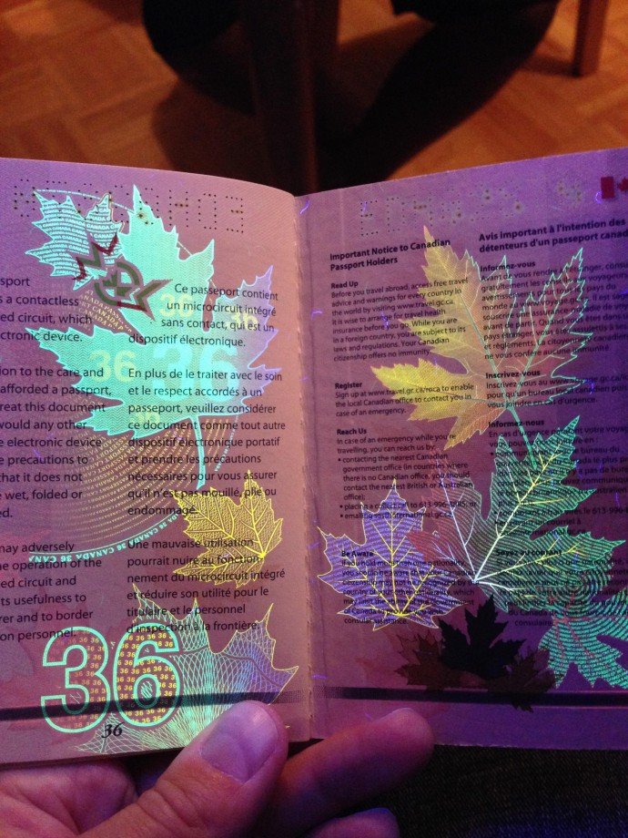 passeport-canada-uv-noire-lumiere-19