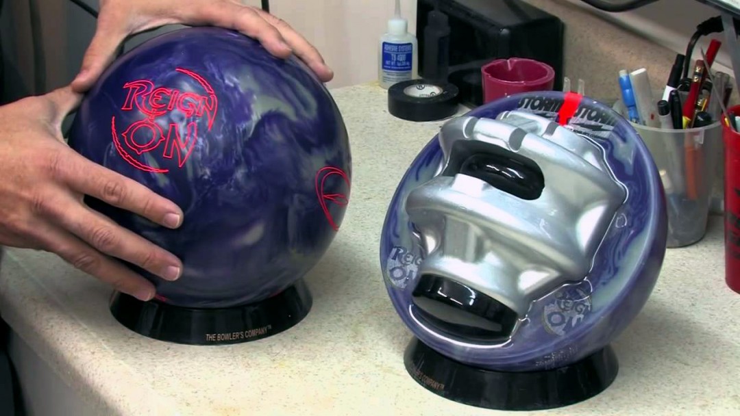 Il y a un truc à l’intérieur des boules de bowling