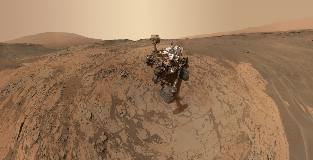 mojave-curiosity-autoportrait-01