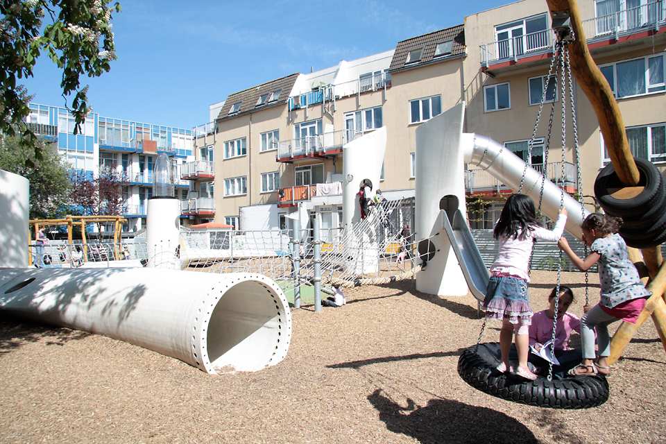 recyclage-eolienne-pale-mobilier-urbain-03
