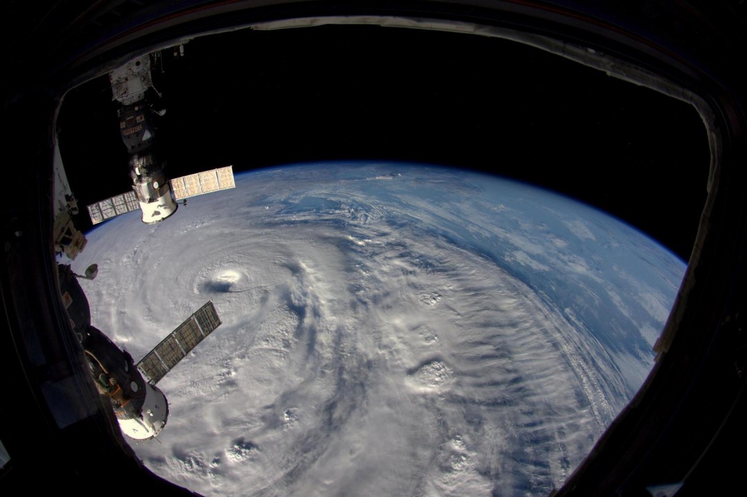 cyclone-ouragan-photo-espace-09