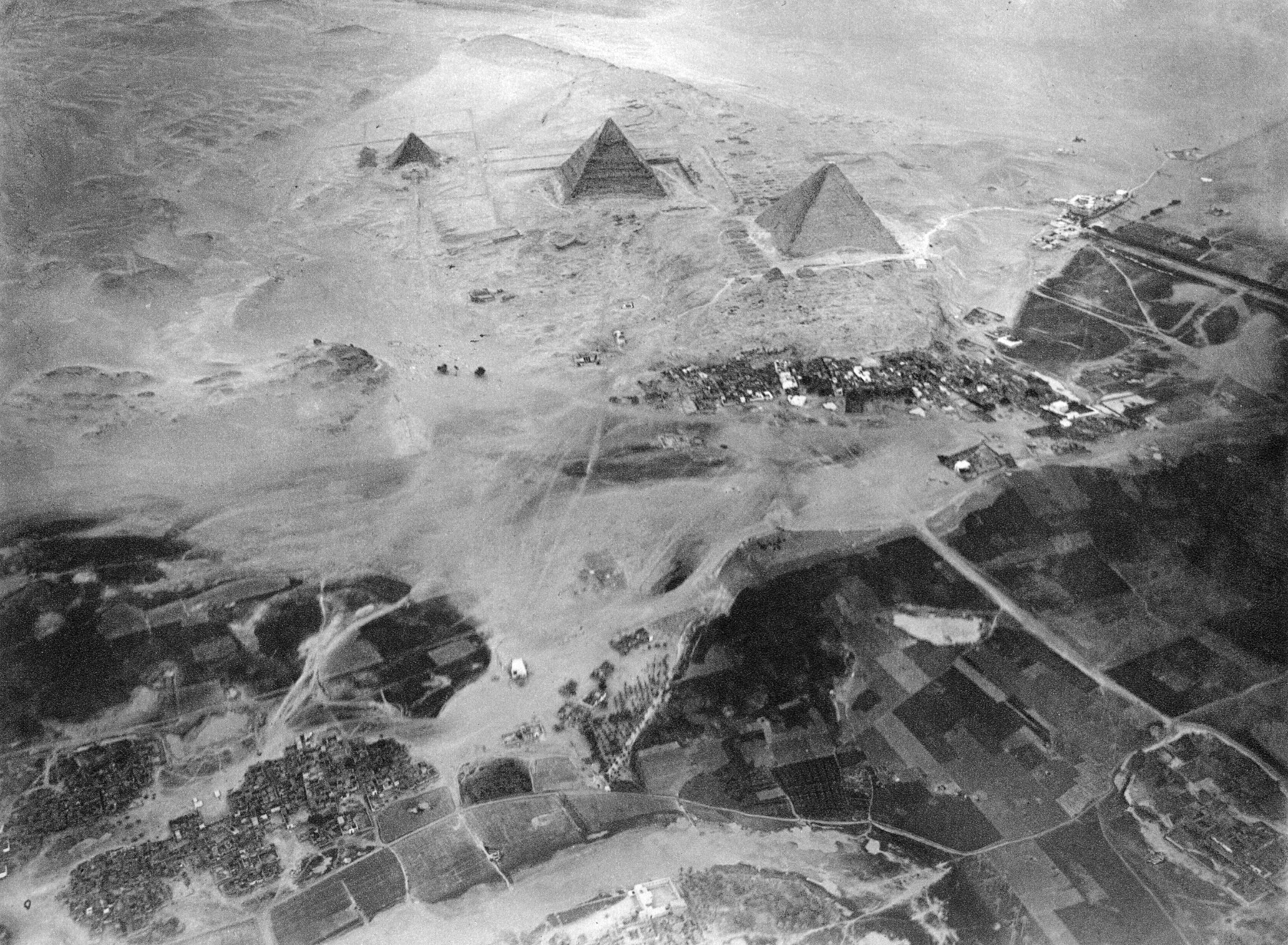 Les pyramides de Gizeh vues du ciel en 1904