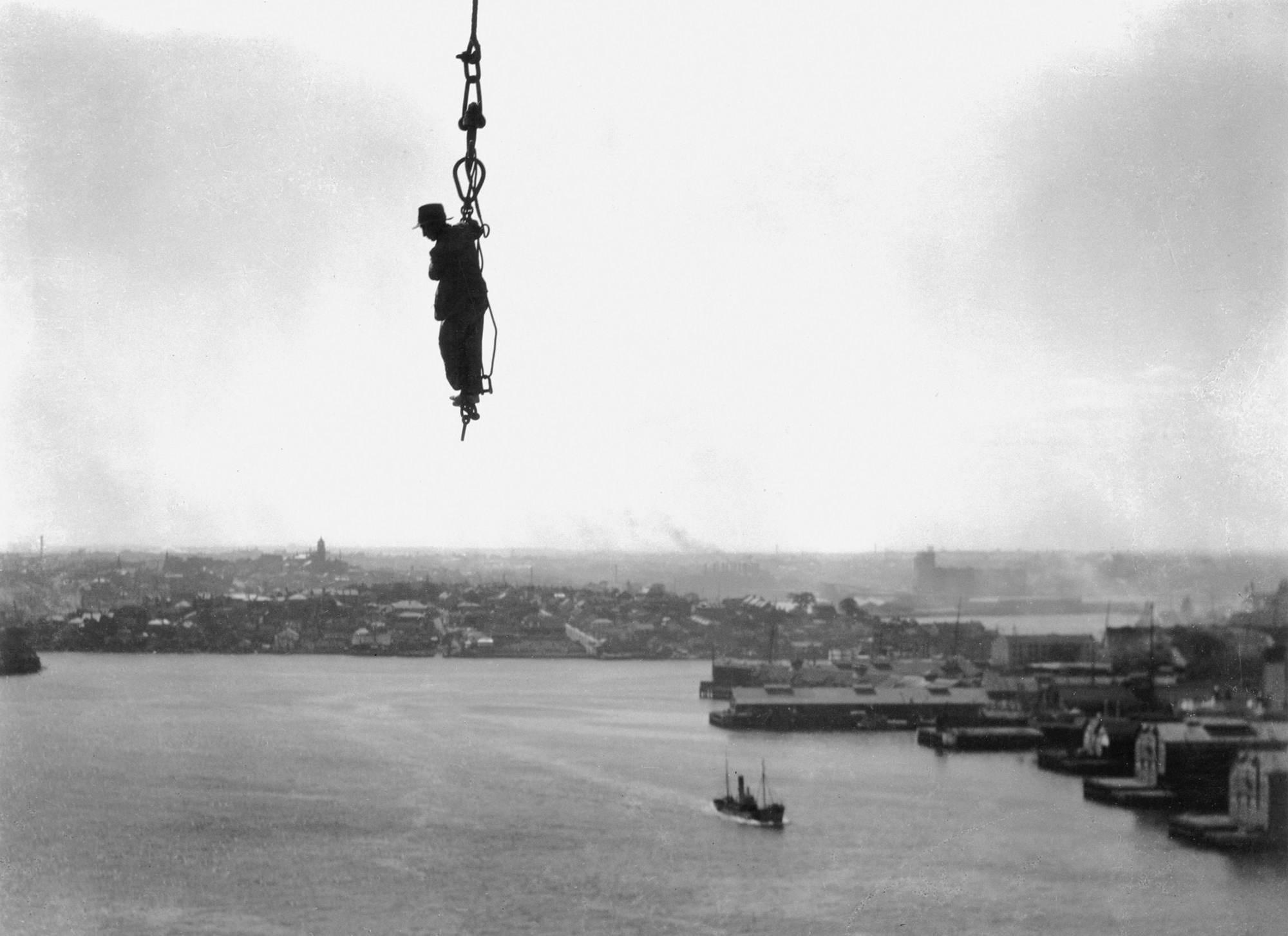 [Mystère #161] Un homme suspendu pendant la construction du Sydney Harbour Bridge