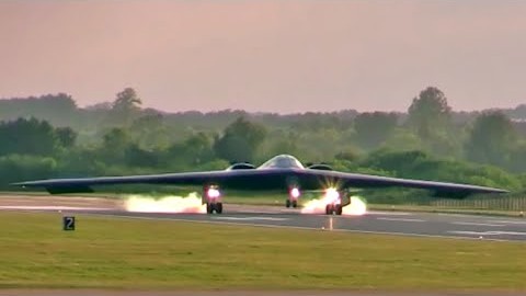 Des atterrissages de B-2 Stealth Bomber