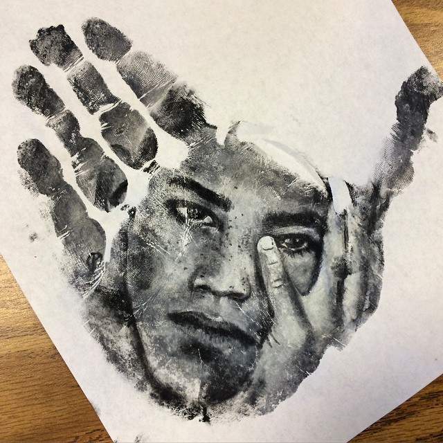 powell-main-dessin-03