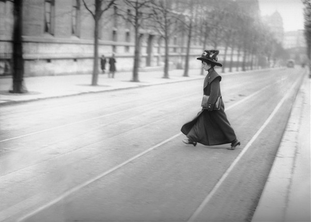 Mademoiselle Bloch première candidate à l’Ecole polytechnique Paris 1900  Albert Harlingue  Roger-Viollet