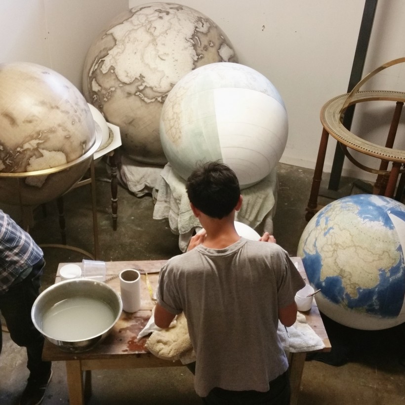 fabrication-globe-terrestre-artisanale-07