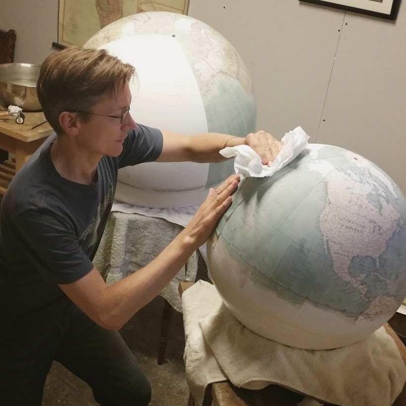 fabrication-globe-terrestre-artisanale-10