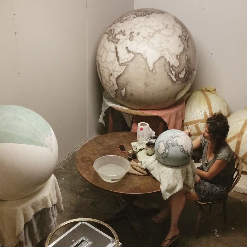 fabrication-globe-terrestre-artisanale-12