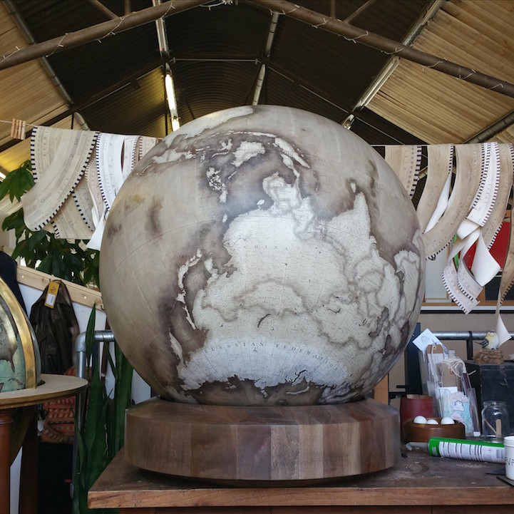 fabrication-globe-terrestre-artisanale-13