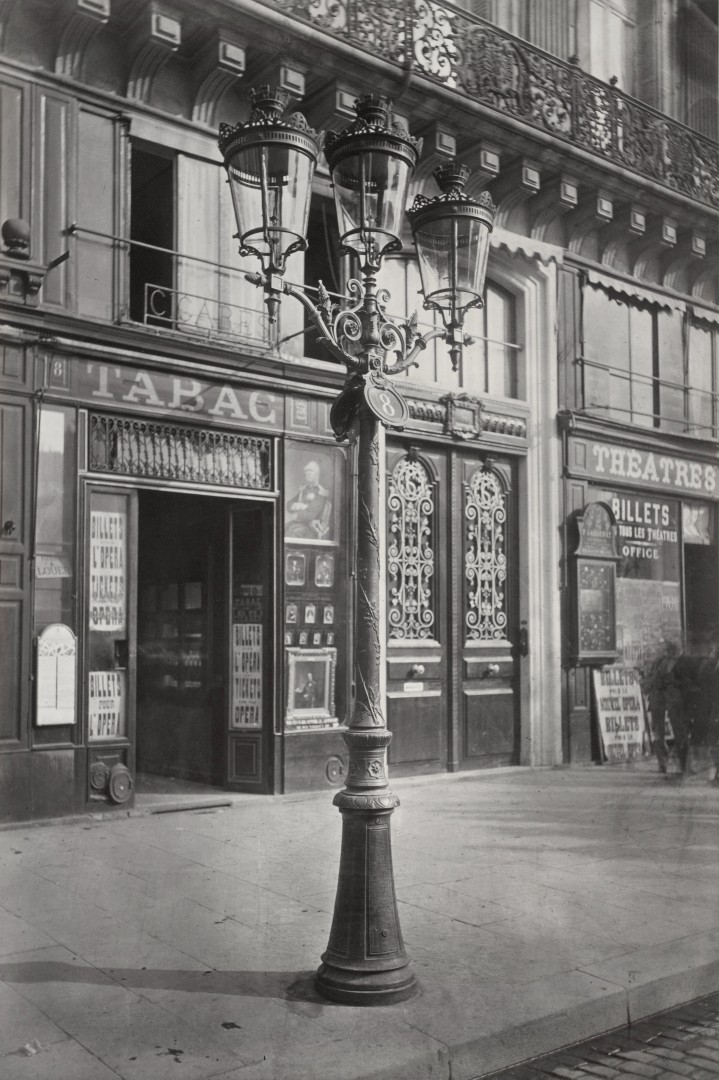 Lampadaire_Paris_Charles_Marville_Avenue_de_Opera_1878