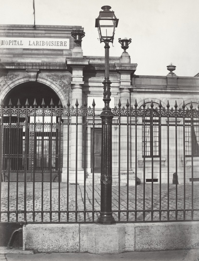 Lampadaire_Paris_Charles_Marville_Hopital_Lariboisière_1878