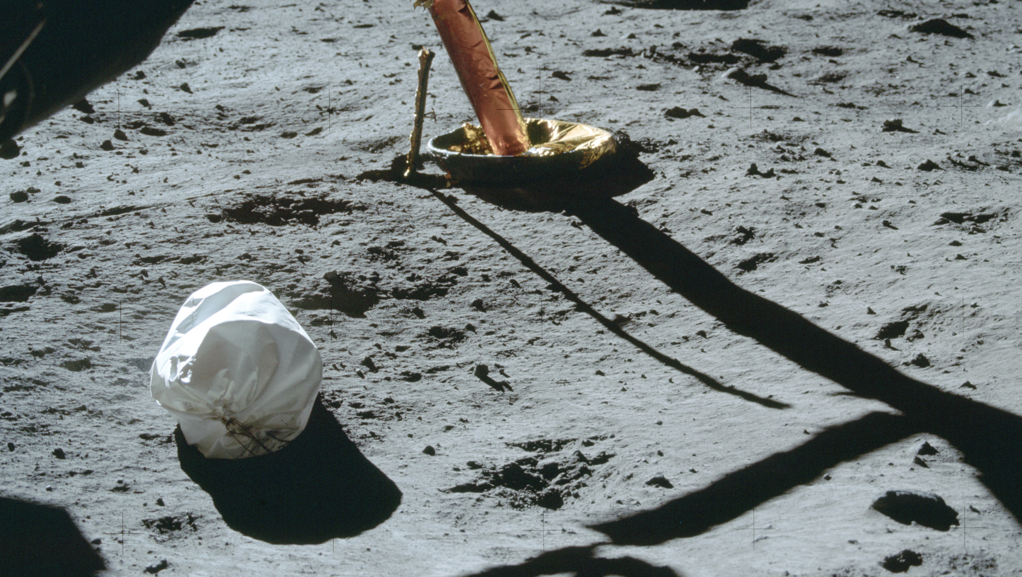 La première photo prise sur la Lune est d’un sac poubelle