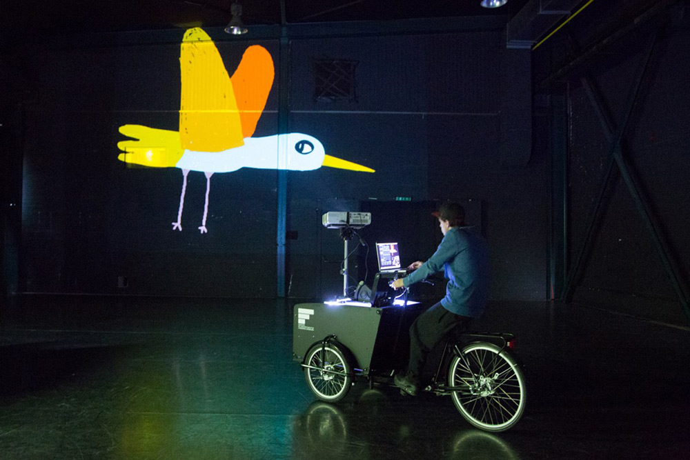projection-video-tricycle-05