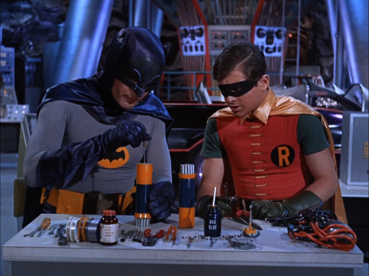 Batman tv. Бэтмен 1966 Бэтгерл. Бэтмен и Робин 1968.