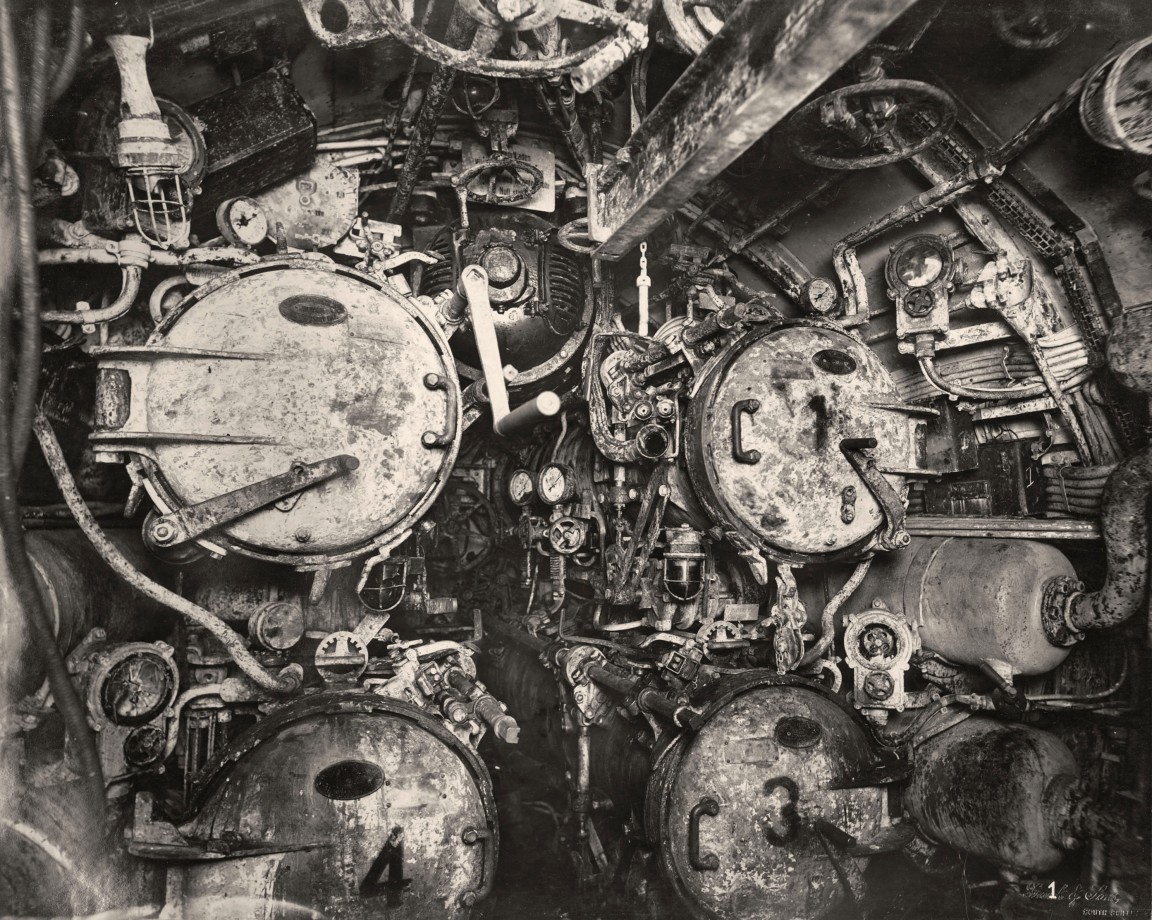 uboat-interieur-controles-sousmarin-05