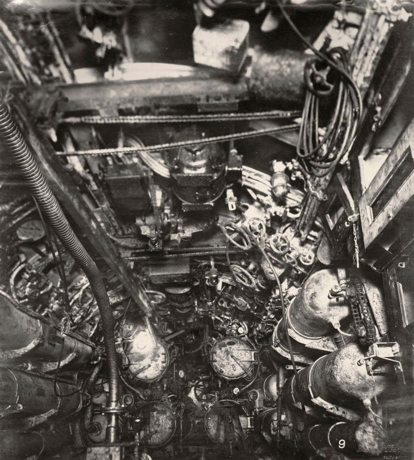 uboat-interieur-controles-sousmarin-07
