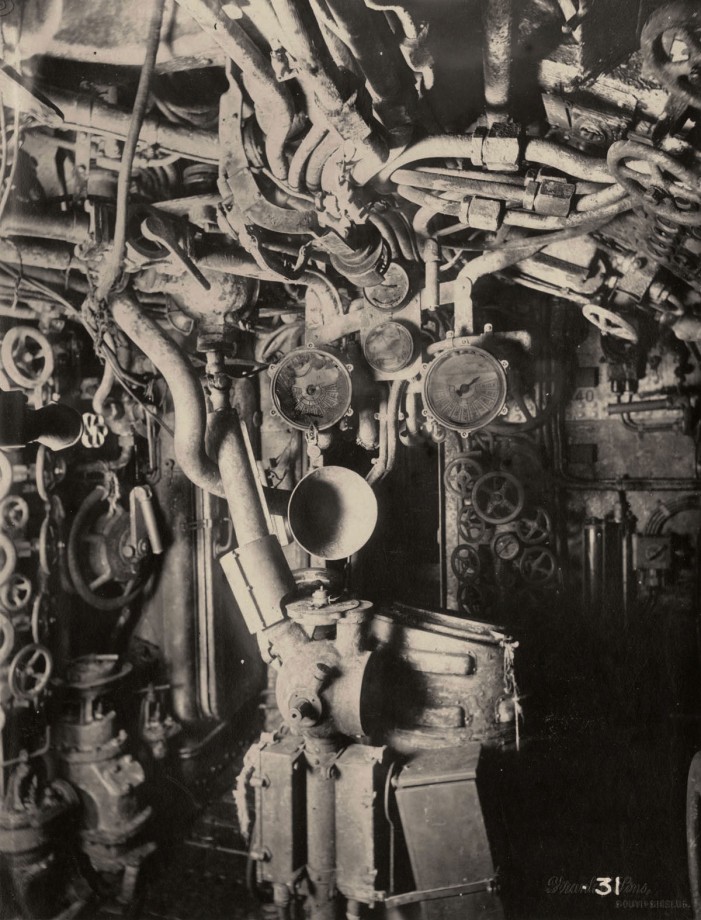 uboat-interieur-controles-sousmarin-17