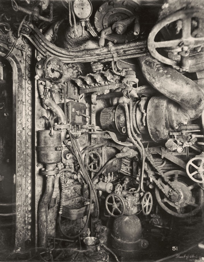 uboat-interieur-controles-sousmarin-19