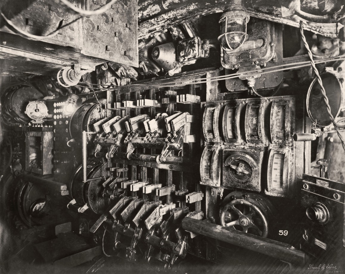uboat-interieur-controles-sousmarin-21