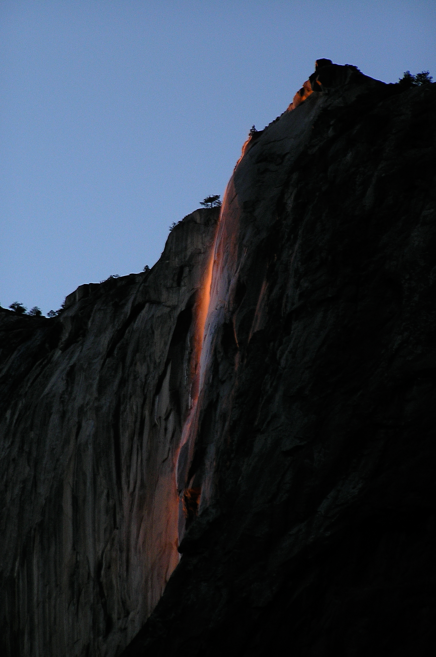 Quand une cascade de Yosemite prend feu