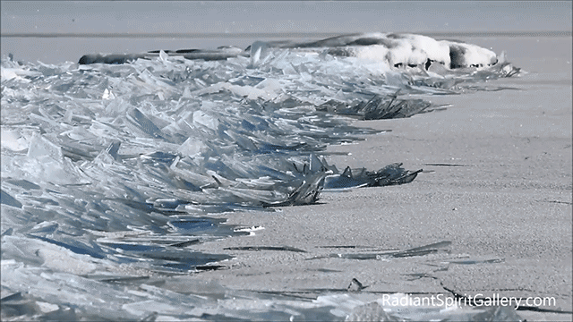 La glace brisée du Lac Supérieur