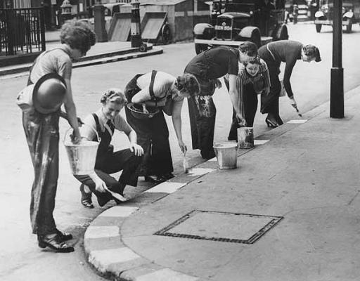 londres-ww2-blackout-ligne-blanche-zebre-06