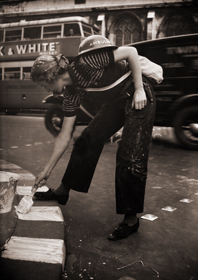 londres-ww2-blackout-ligne-blanche-zebre-13