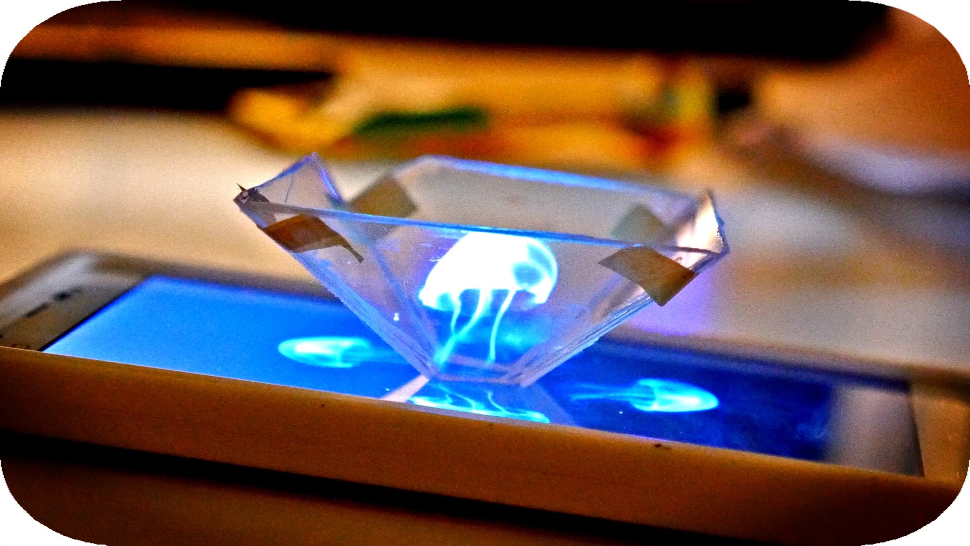 Créez des hologrammes avec votre téléphone et un boitier de CD