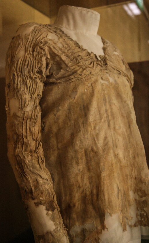 tarkhan-robe-vetement-plus-vieu-02