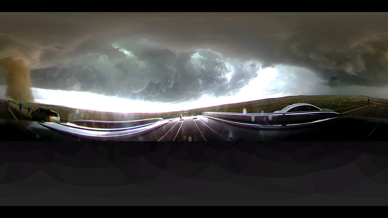 Chassez une énorme tornade avec cette vidéo à 360°